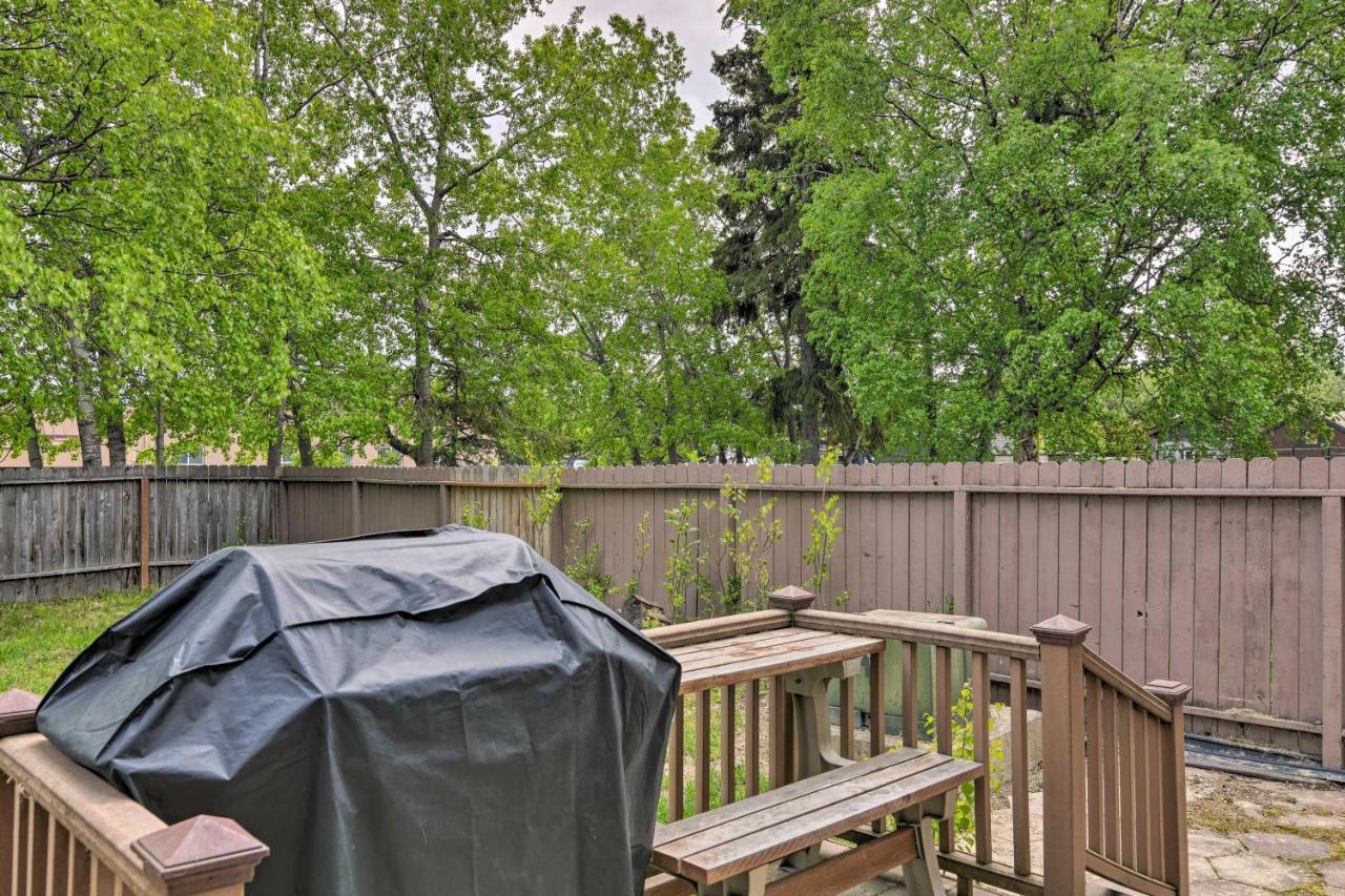Willa Pet Friendly Anchorage Retreat With Deck And Yard Zewnętrze zdjęcie